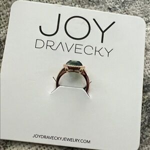 Green Stone Ring - Elegant Gold-Tone Band